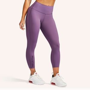 Peloton Essential Capri in Purple